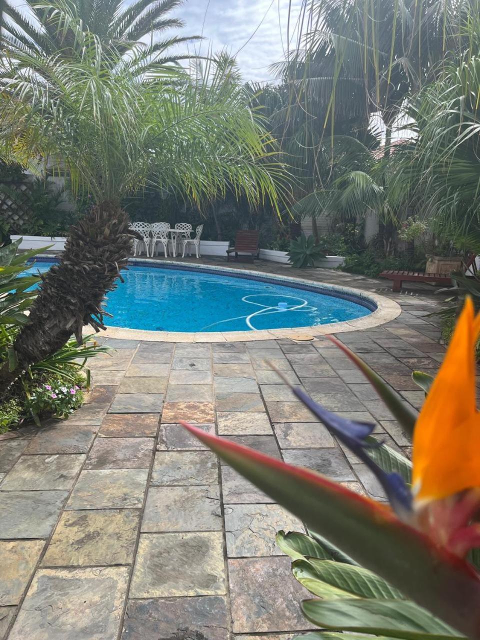 At Sta-Plus Guest House Puerto Elizabeth Exterior foto